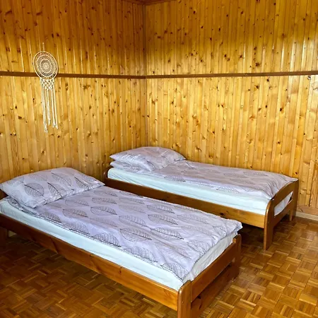 בית נופש Swierkowe Wzgorze איסטבנה